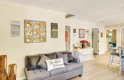 Geneva Apartment | Hemphill Vacation Rental with Pool, Walk to Lake!