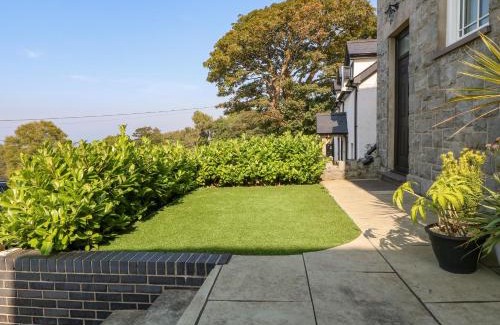 Gyrngoch House | Hen Gapel Seion