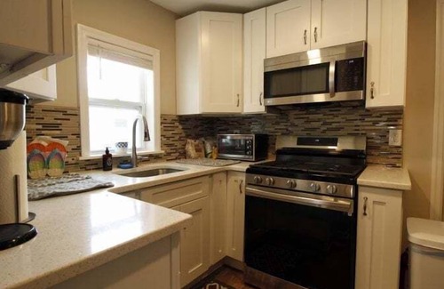 Point Pleasant Beach House | HEN5 | Beachside 4BR 1ba cottage in the sand, 4 badges to beach! Street Parking