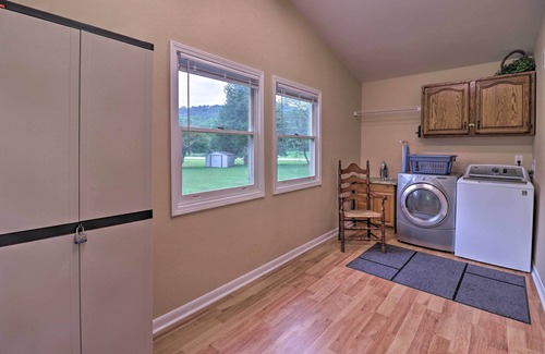 Hendersonville House | Hendersonville Home w/Fire Pit: 5 Mi to Downtown!