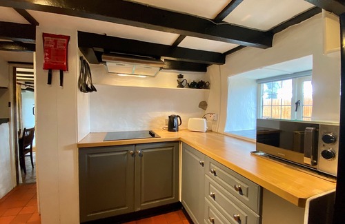Rhyd-y-clafdy Cottage | HENDY COTTAGE, pet friendly, character holiday cottage in Chwilog