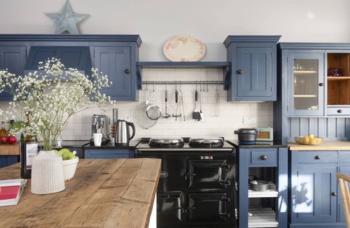 Mullion House | Henscath House's characterful and spacious design perfectly caters for family and friends