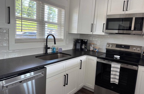 La Follette Villa | Here comes the Sun!n4-bedroom villa in enchanting Morley with AC