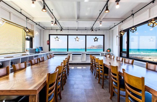 Hallim Hotel | Here Now pension