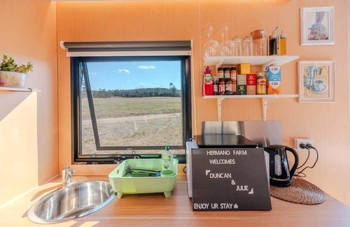 Turill House | Hermano Farm Stay by Tiny Away