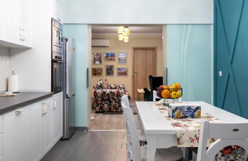 Sibiu Apartment | HerMira House
