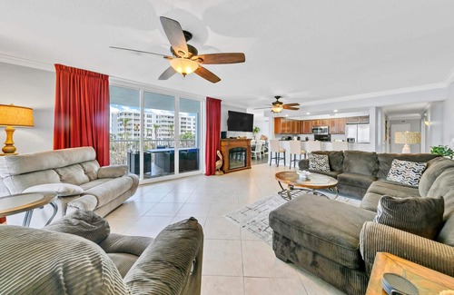 Fort Walton Beach Condo | Heron 303-HUGE CORNER CONDO w/Wrap Around Balcony overlooking Lazy River & Bay!