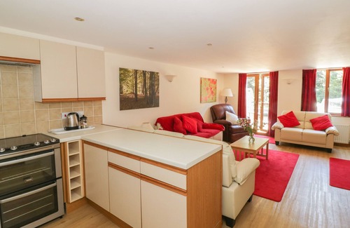 Smallburgh Cottage | HERON COTTAGE, family friendly, with pool in Wayford