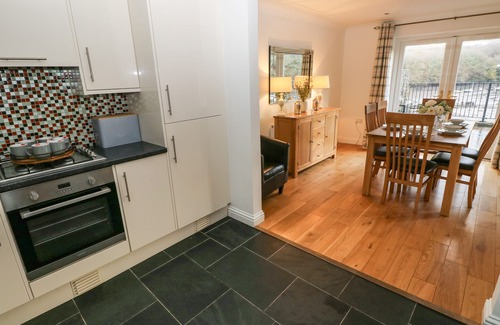 Milford Haven Cottage | HERON, pet friendly, luxury holiday cottage in Milford Haven