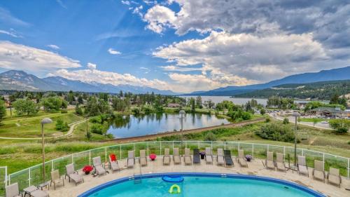 East Kootenay Apartment | Heron Point by StayIn