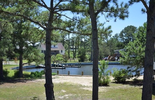 Deep Hole House | Heron Point - Oyster Bay Cottage with Kayaks & Bikes