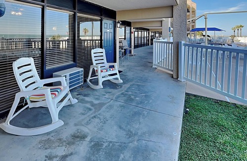 Rockport Condo | Heron Room | Walk to Pool, Hot Tub, & Pier!