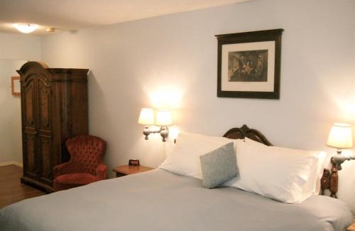 Campbell River Hotel | Heron's Landing Hotel