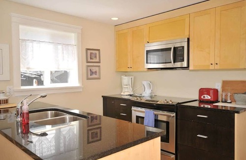 Sidney House | Heron View Cottage Coastal Family Stay