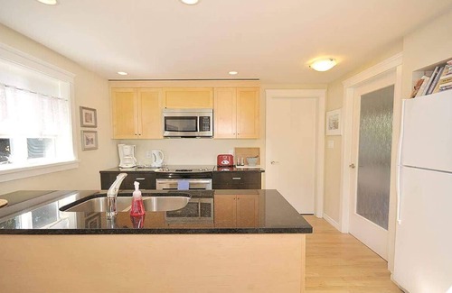 Sidney House | Heron View Cottage Coastal Family Stay