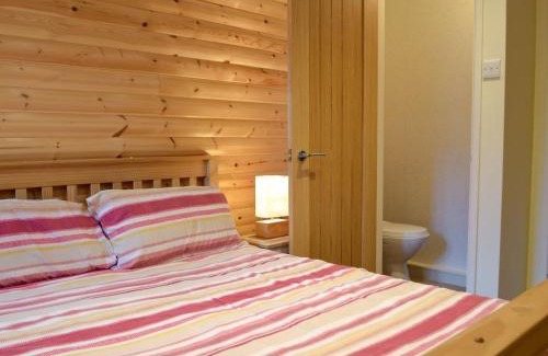 Rosebush House | Herons Log Cabin