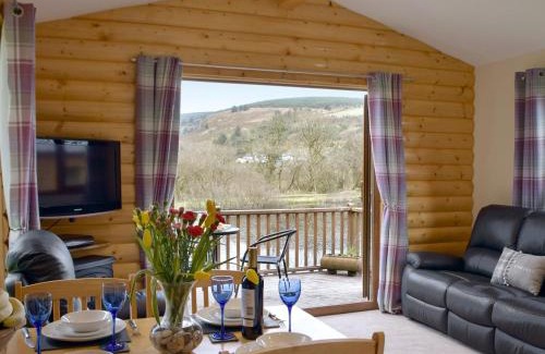 Rosebush House | Herons Log Cabin