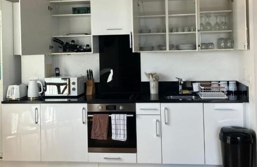 Chatham Apartment | Heronsgate GH016