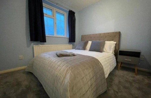 Waltham Cross House | Hertfordshire 4bed