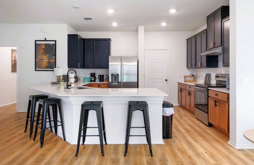 McNeil House | Hestia: 3BR/2BA | Near Tech Ridge & East Village