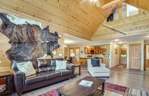 Hiawassee Cabin | Hiawassee River Retreat: 2 Mtn-View Decks!