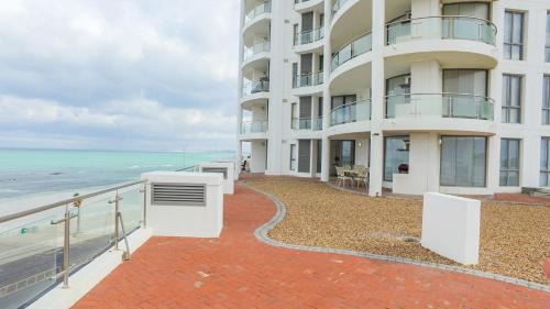 Strand Apartment | Hibernian Towers 505