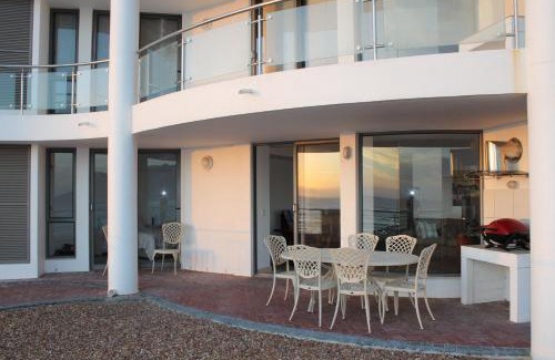 Strand Apartment | Hibernian Towers 505