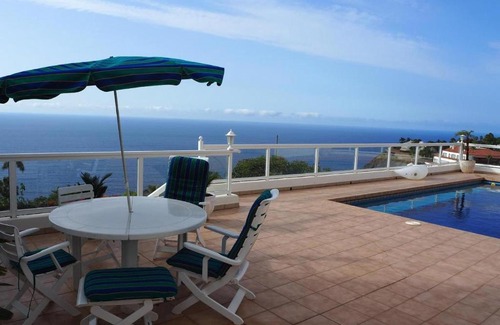 Santa Ursula Villa | Hibiscus