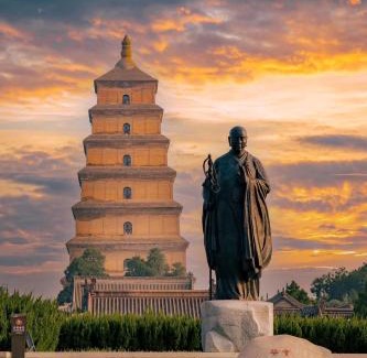 Beilin Apartment | Hidden Art Designer Hotel & Suites -Expansive 2&3-Bedroom Gathering Suites - Near Xi'an Drum Tower & Yongning Gate & Xi'an Museum-Free Laundry Luggage Storage -Freshly Crafted Coffee -24H Front Desk - Cats Cuddle Zone