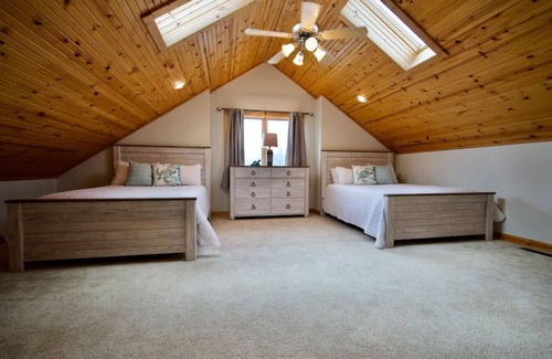 Roach House | Hidden Cove Lodge | Private Dock | Waterfront