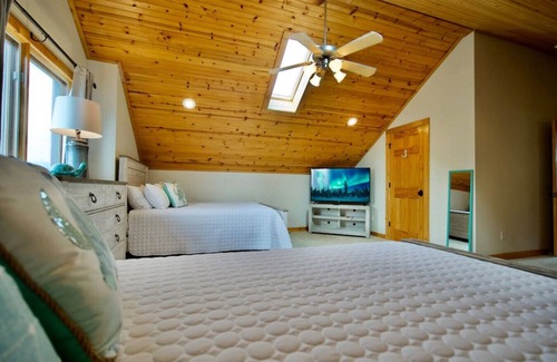 Roach House | Hidden Cove Lodge | Private Dock | Waterfront