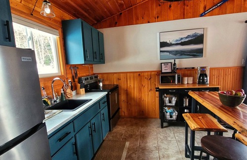 Corner Brook Cabin | Hidden Forest Lake House on George's Lake