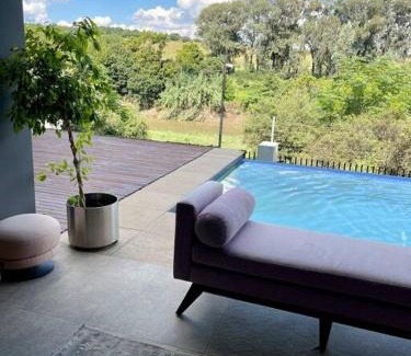 Greater Johannesburg Metropolitan Area House | Hidden Gem by Juskei River