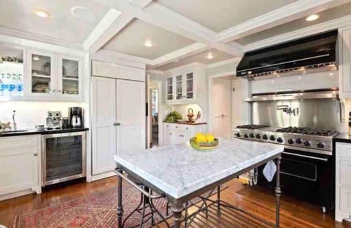 Oak Park House | Hidden gem in centrally located Santa Barbara