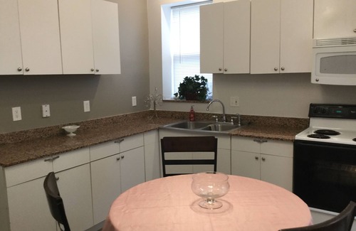 St. Louis House | Hidden Gem in Hyde Park