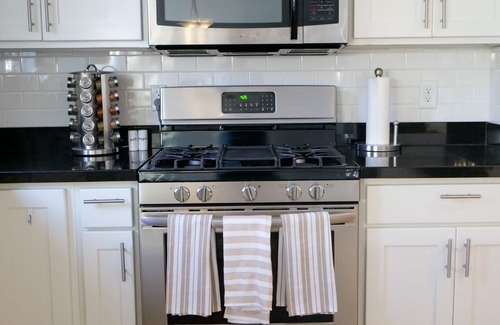 East Millcreek House | Hidden gem in Millcreek With Patio & Outdoor Fireplace Near Resorts
