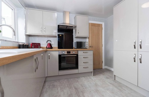 Loftus House | Hidden Gem with bags of space! 3 Bed Town House!