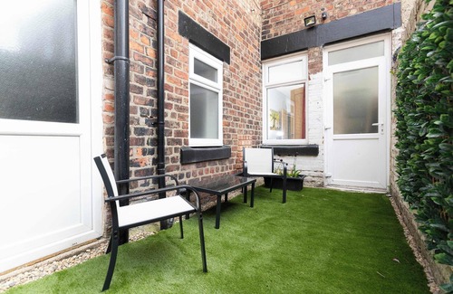 Loftus House | Hidden Gem with bags of space! 3 Bed Town House!