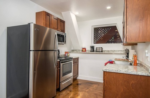Kachina Village Cottage | Hidden Haven | Ground Floor Cottage | 15 Min to Flagstaff