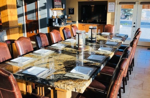 Stratford House | Hidden Meadow Vacation Retreat