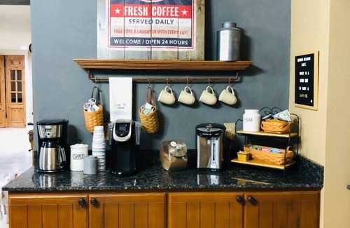 Stratford House | Hidden Meadow Vacation Retreat