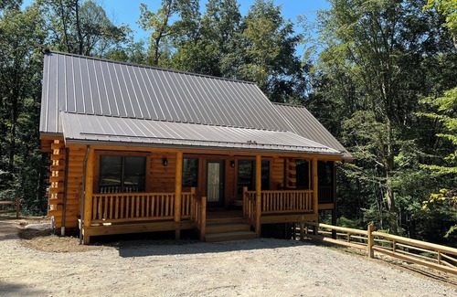 Logan Cabin | "Hidden Pleasures" - Luxury in a Rustic Setting