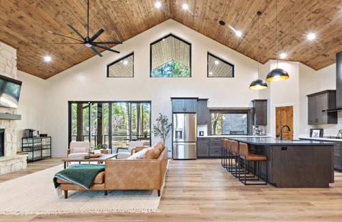 Torreon House | Hidden Pond Retreat | Peaceful Mountain Getaway