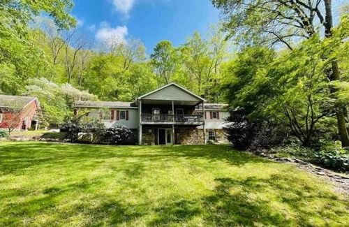 Brockton Cabin | Hidden River Lodge at Hawk Mountain