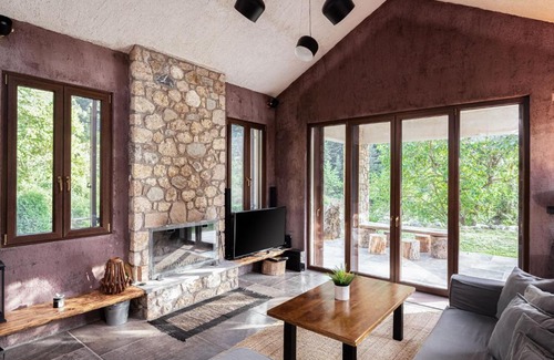 Zarouhla Apartment | Hidden Stone Chalet