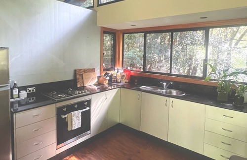 Smiths Creek Ski Chalet | Hidden Valley Chalet – Mezzanine Rainforest Retreat