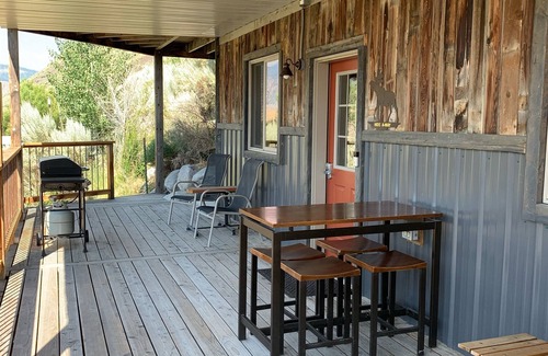 Gardiner House | Hide-away at Yellowstone Archview