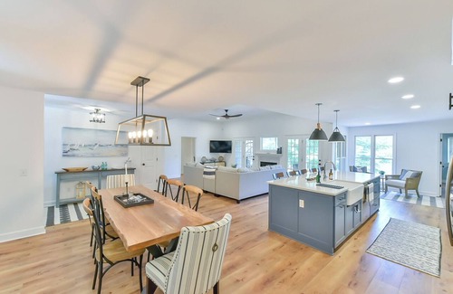 Roxboro House | Hideaway Haven - Hot Tub, Firepit & Private Dock