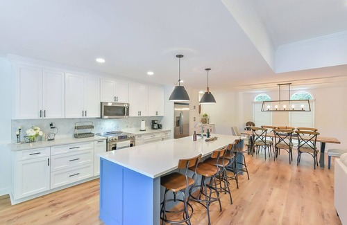 Roxboro House | Hideaway Haven - Hot Tub, Firepit & Private Dock