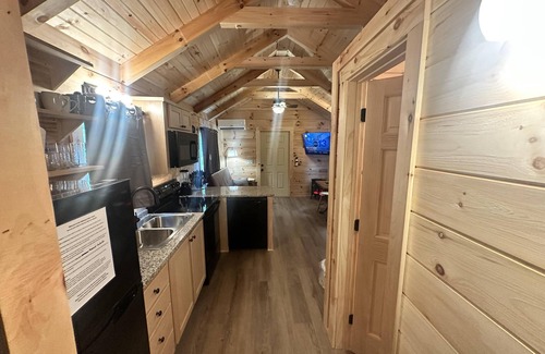 Union Mills Cabin | Hideaway Holler -Hot Tub, Fireplace,Hiking,View,Near Asheville ,WiFi